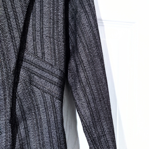 Dagg & Stacey Grey, Blue Belted Flattering Lined Pinstriped Blazer. XXS - Picture 13 of 16